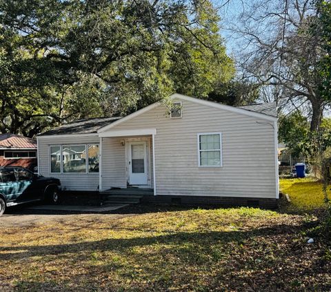 Single Family Residence in North Charleston SC 1255 Remount Road.jpg