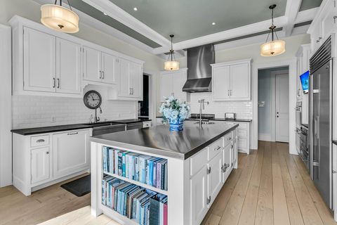 Single Family Residence in Kiawah Island SC 212 Chinaberry Lane 27.jpg