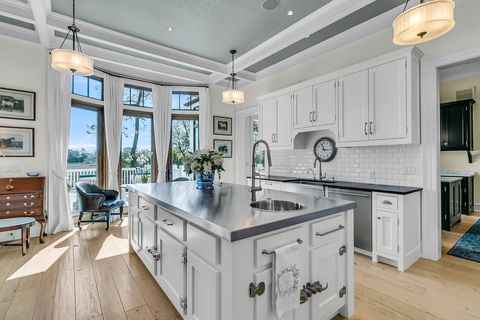 Single Family Residence in Kiawah Island SC 212 Chinaberry Lane 30.jpg