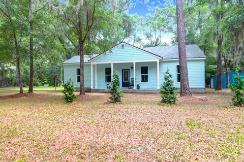 Single Family Residence in Wadmalaw Island SC 5233 Maybank Highway.jpg