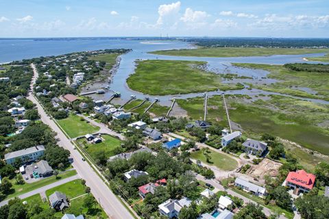 Single Family Residence in Sullivans Island SC 1714 Middle Street 105.jpg