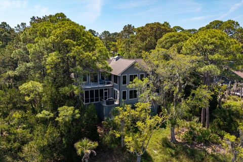 Single Family Residence in Kiawah Island SC 37 Marsh Edge Ln 1.jpg