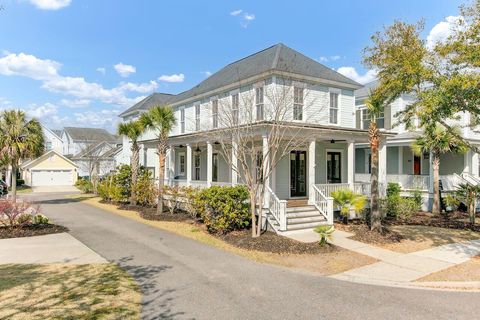 Single Family Residence in Mount Pleasant SC 1429 Lettered Olive Lane.jpg