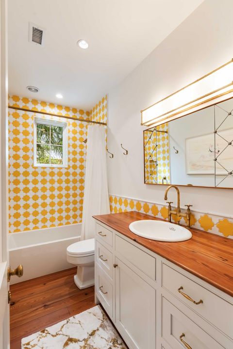 Single Family Residence in Sullivans Island SC 2114 Pettigrew Street 24.jpg