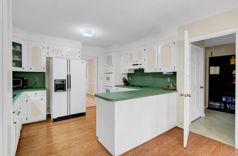 Single Family Residence in Summerville SC 109 Lakeview Drive 15.jpg