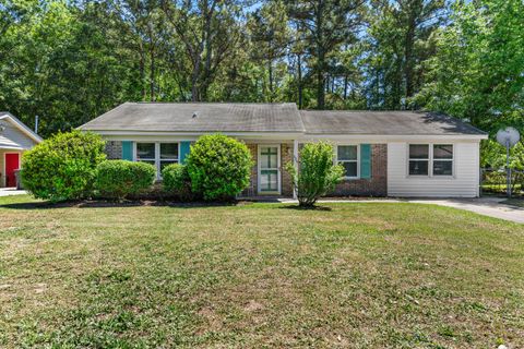 Single Family Residence in North Charleston SC 3249 Stonehaven Drive.jpg