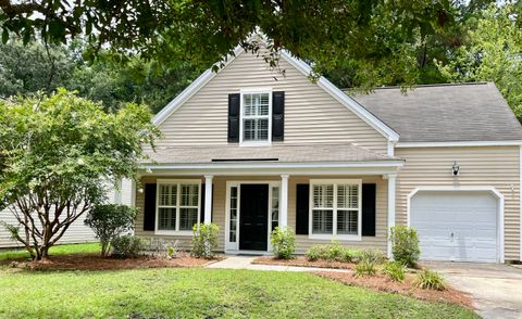 Single Family Residence in Summerville SC 4840 Oak Leaf Road.jpg