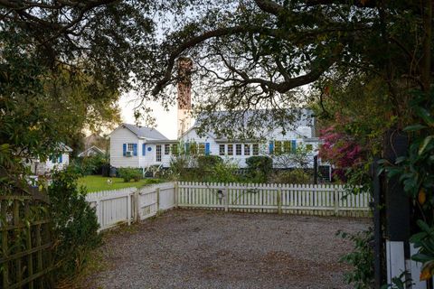 Single Family Residence in Sullivans Island SC 1808 Ion Avenue 37.jpg