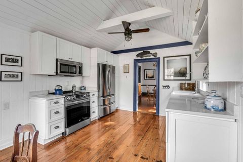 Single Family Residence in Sullivans Island SC 1808 Ion Avenue 18.jpg