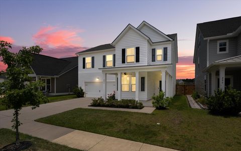 Single Family Residence in Summerville SC 208 Evergreen Avenue.jpg