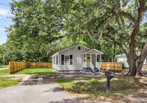 Single Family Residence in North Charleston SC 2678 Ranger Drive.jpg