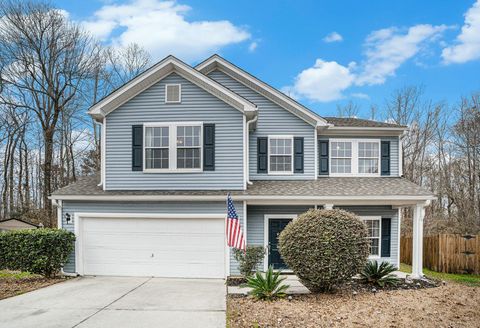 Single Family Residence in Summerville SC 223 Chipping Sparrow Drive Drive.jpg
