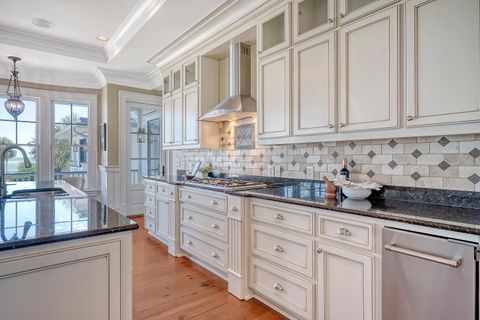 Single Family Residence in Sullivans Island SC 3030 Marshall Boulevard 11.jpg