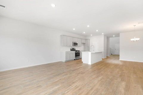 Single Family Residence in Summerville SC 107 Lefton Landing 2.jpg
