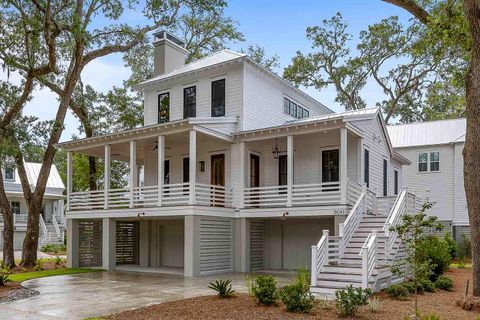 Single Family Residence in Johns Island SC 6045 Honey Hole Haven Hvn.jpg