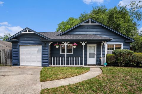 Single Family Residence in North Charleston SC 8268 Timberidge Court.jpg