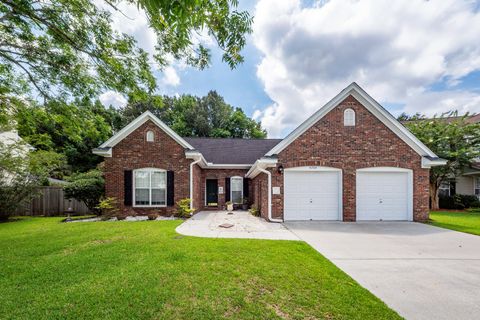 Single Family Residence in Charleston SC 6204 Fieldstone Circle.jpg