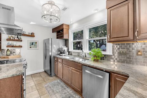Single Family Residence in Sullivans Island SC 2530 Jasper Boulevard 18.jpg