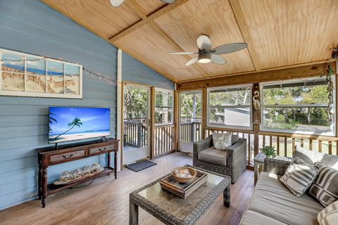 Single Family Residence in Sullivans Island SC 2530 Jasper Boulevard 14.jpg