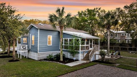Single Family Residence in Sullivans Island SC 2530 Jasper Boulevard 10.jpg