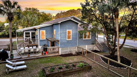 Single Family Residence in Sullivans Island SC 2530 Jasper Boulevard 12.jpg