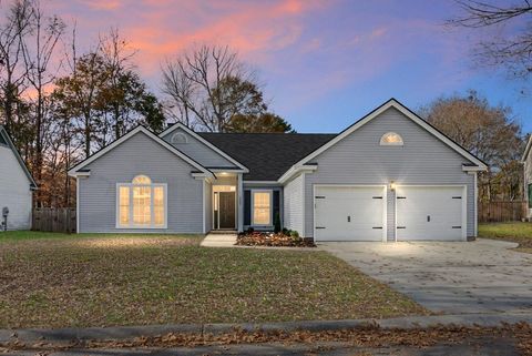 Single Family Residence in Summerville SC 207 Thomaston Avenue.jpg