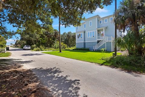 Single Family Residence in Edisto Island SC 912 Cheehaw Street.jpg