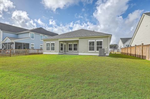 Single Family Residence in Summerville SC 117 Oyster Tide Avenue 31.jpg