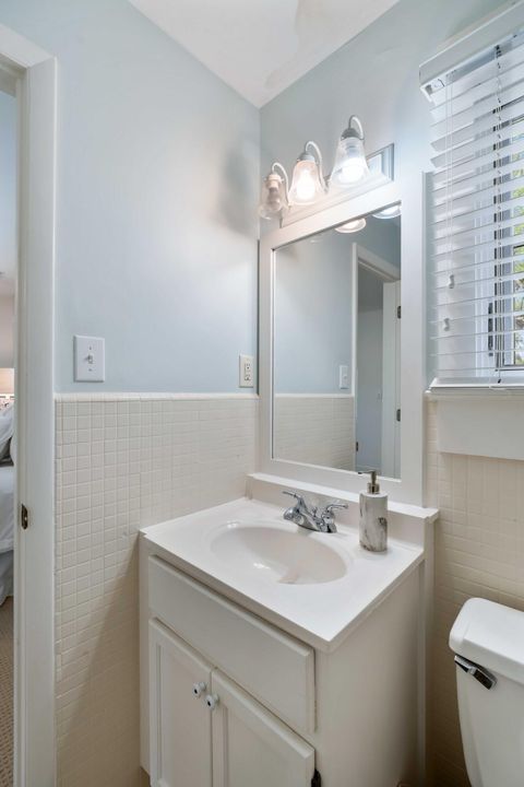 Single Family Residence in Sullivans Island SC 1651 Atlantic Avenue 17.jpg