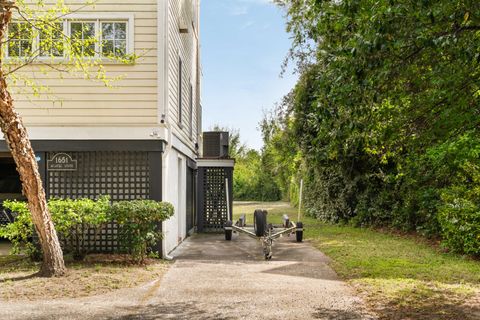Single Family Residence in Sullivans Island SC 1651 Atlantic Avenue 42.jpg