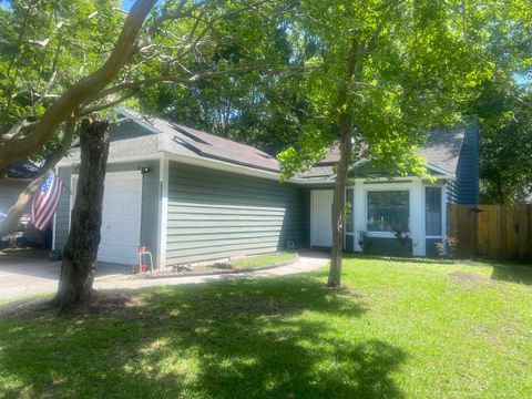 Single Family Residence in North Charleston SC 8254 Timberidge Court.jpg