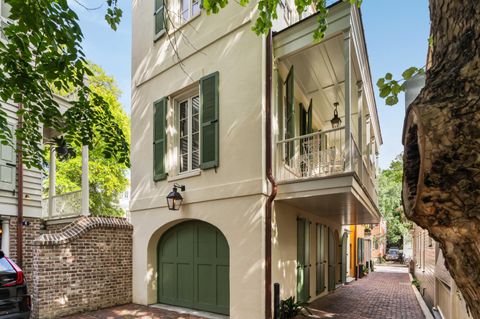 Townhouse in Charleston SC 4 Catfiddle Street.jpg
