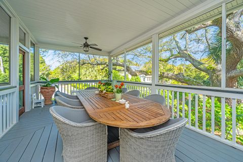 Single Family Residence in Sullivans Island SC 2629 Goldbug Avenue 14.jpg