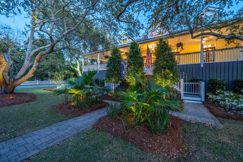 Single Family Residence in Sullivans Island SC 2629 Goldbug Avenue 3.jpg