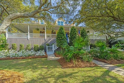 Single Family Residence in Sullivans Island SC 2629 Goldbug Avenue 7.jpg