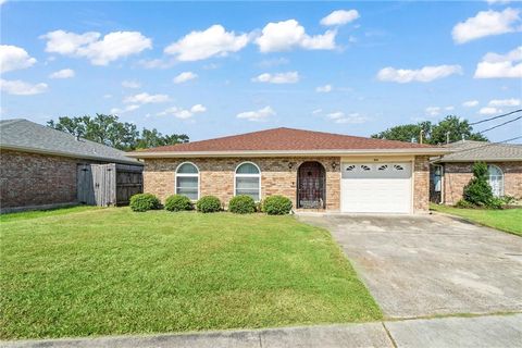 Single Family Residence in Metairie LA 4216 N WOODLAWN Avenue.jpg