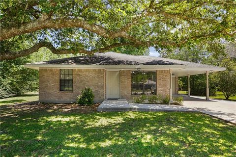 Single Family Residence in Slidell LA 104 MAPLE RIDGE Drive.jpg