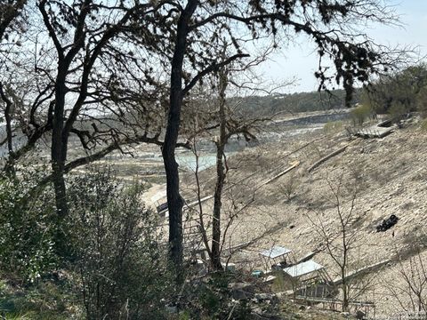 Single Family Residence in Mico TX 198 Private Road 2622 17.jpg