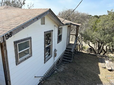Single Family Residence in Mico TX 198 Private Road 2622 21.jpg