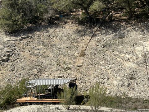 Single Family Residence in Mico TX 198 Private Road 2622 18.jpg