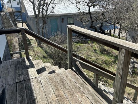 Single Family Residence in Mico TX 198 Private Road 2622 10.jpg