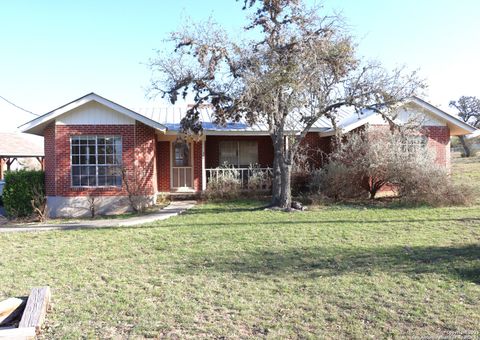 Single Family Residence in Bandera TX 349 Glenvalley Circle.jpg