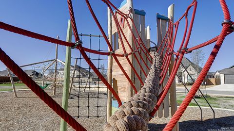 Single Family Residence in Castroville TX 514 White Oak 5.jpg