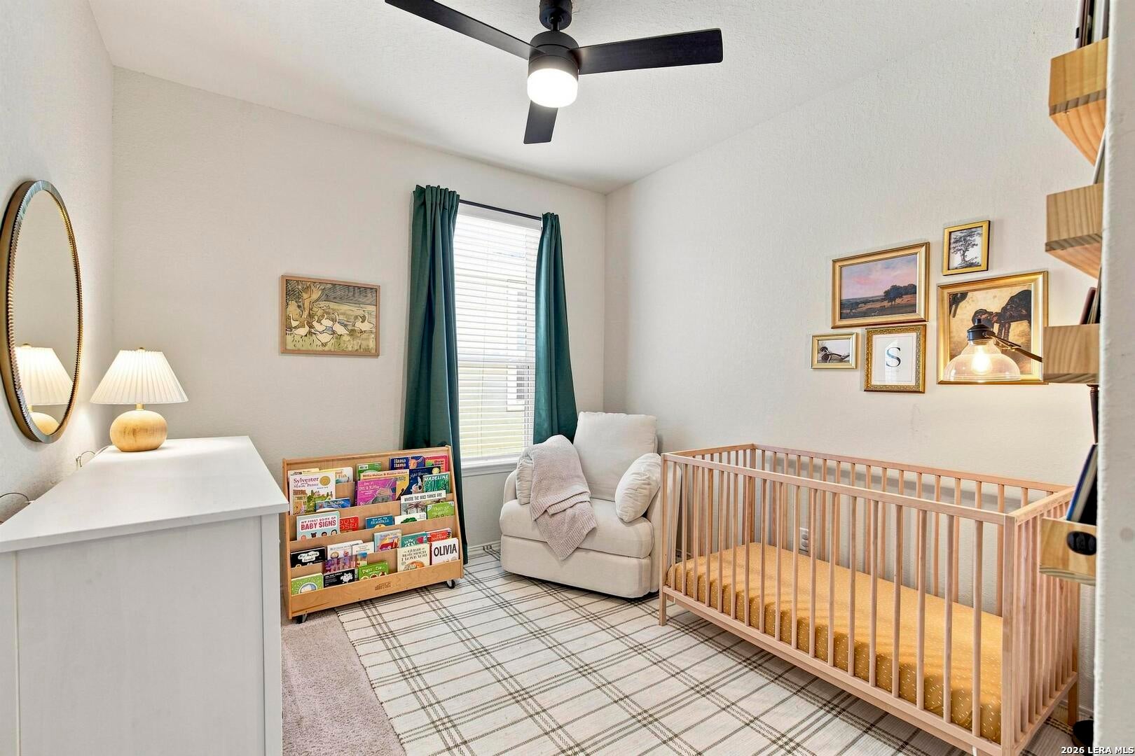 Secondary bedroom