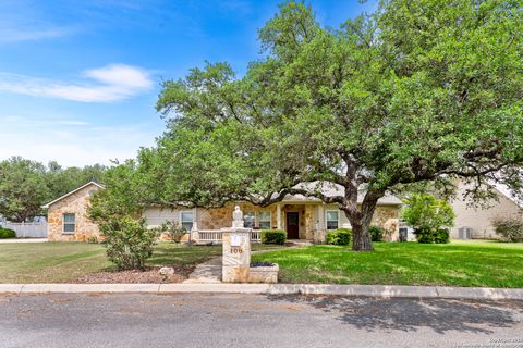 Single Family Residence in Hondo TX 108 County Road 4325.jpg