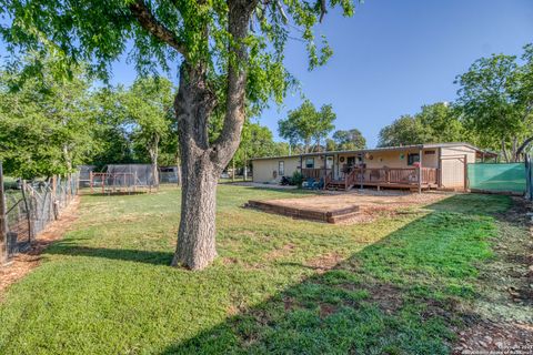 Single Family Residence in Medina TX 143 & 147 Linney Dr 12.jpg