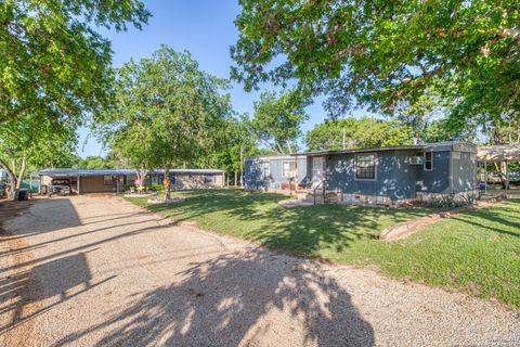 Single Family Residence in Medina TX 143 & 147 Linney Dr.jpg