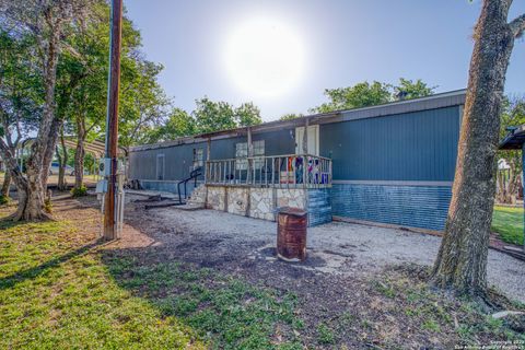 Single Family Residence in Medina TX 143 & 147 Linney Dr 30.jpg