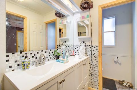 Single Family Residence in Medina TX 143 & 147 Linney Dr 39.jpg
