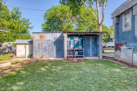 Single Family Residence in Medina TX 143 & 147 Linney Dr 45.jpg